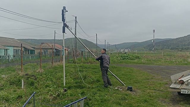 Закручиваем сваю в грунт. Как закрутить сваю своими руками.