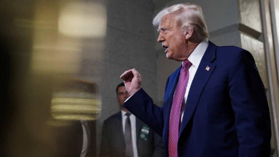 Трамп предупредил Путина, что Россия играет с огнем