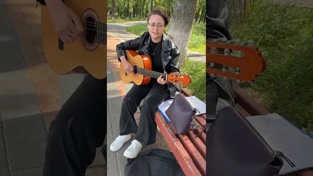 фрагмент песни "Нука". Автор-исполнитель: Ангелина Степанищева, поём на природе