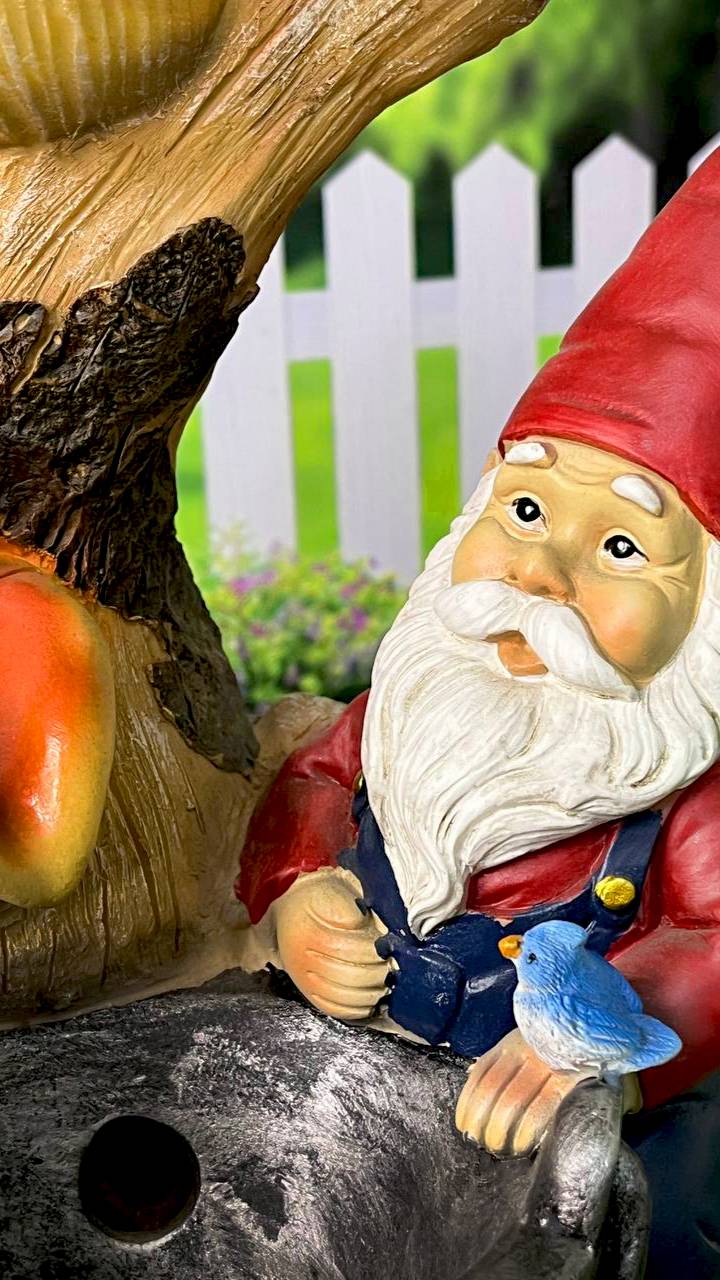 Садовые фигурки и фонтанчики