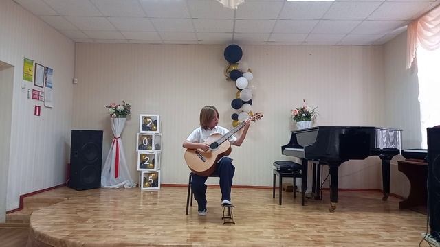 Черепанова Полина 11 лет 1й класс, С.Вейс "Менуэт", преподаватель Брагина И.А.