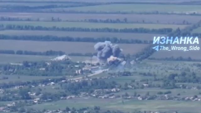 1. На кадрах ОК нанесение ударов ФАБ-500 по ПВД и ПУ БпЛА 63 омбр ВСУ на Краснолиманском направл...