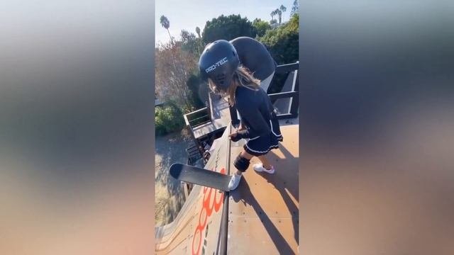 😲🛹ЛЕГЕНДАРНЫЙ ТОНИ ХОУК ПОМОГ ДЕВОЧКЕ ПОБОРОТЬ СТРАХ