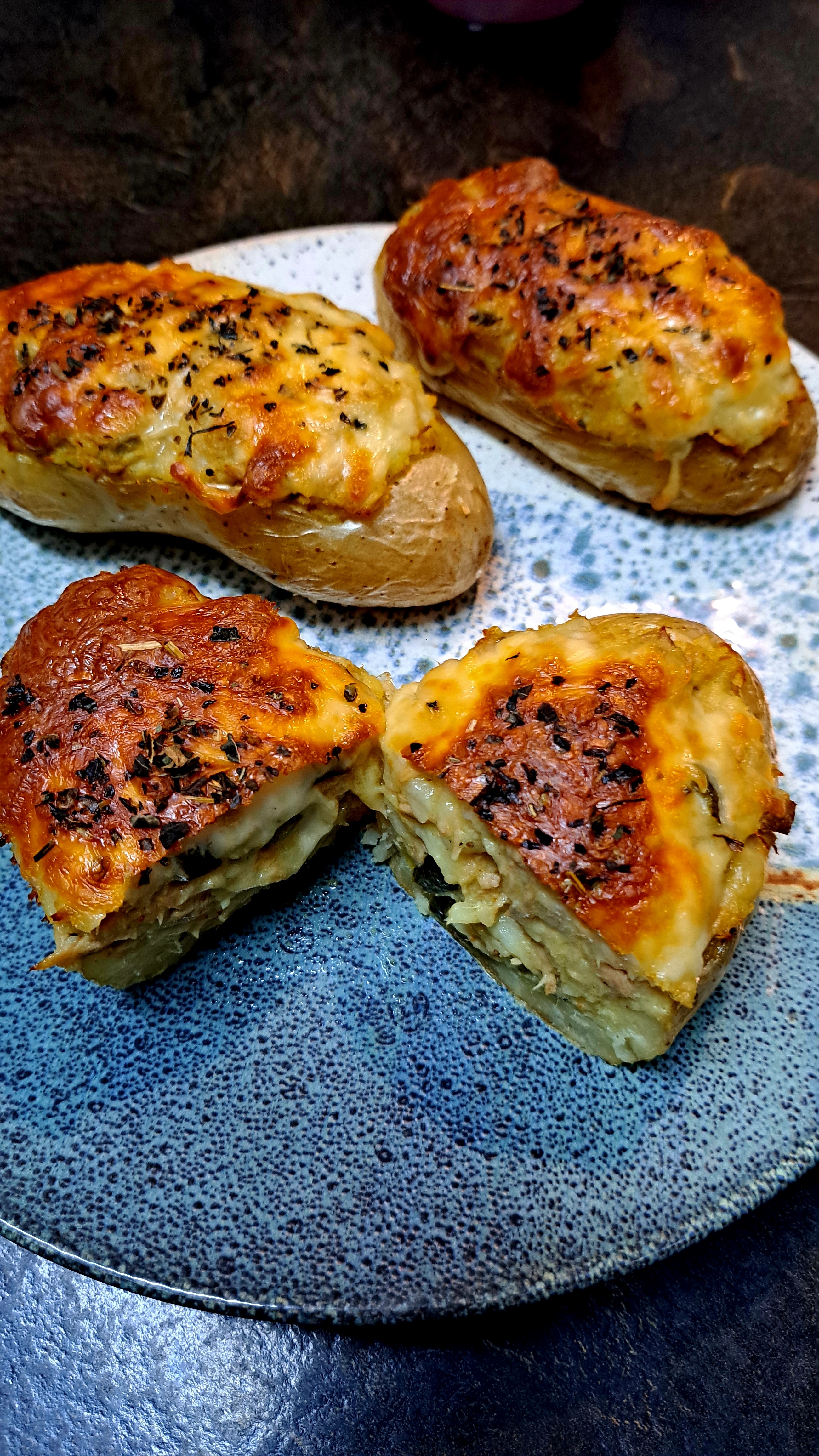 Запечённый картофель с оригинальной начинкой "Банкет"