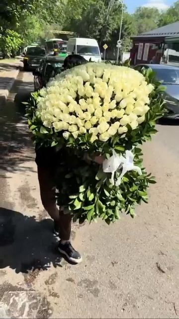 Для тех кто не знал, 201 роза выглядят так 🤗