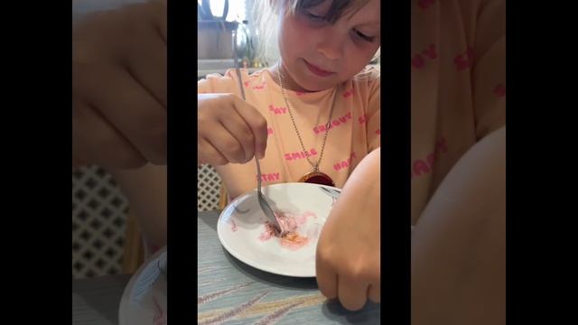 Илона устроила челлендж с маршмеллоу☺️