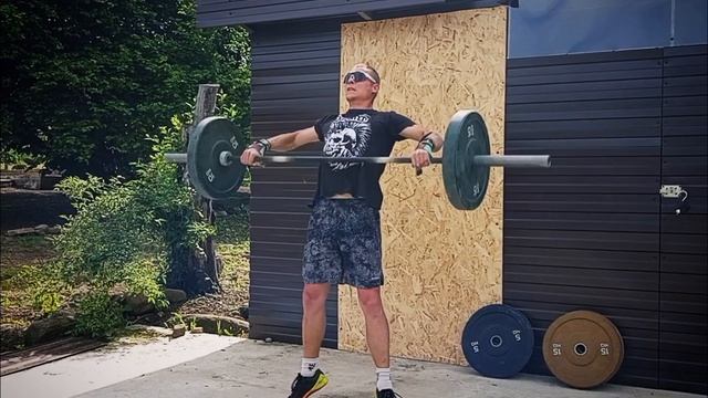 Рывок с виса ниже колен в сед