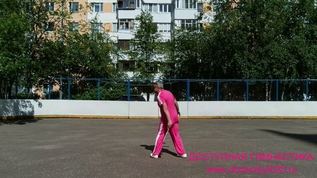 Упражнения с ракетками для Тайцзи на спортплощадке (7)