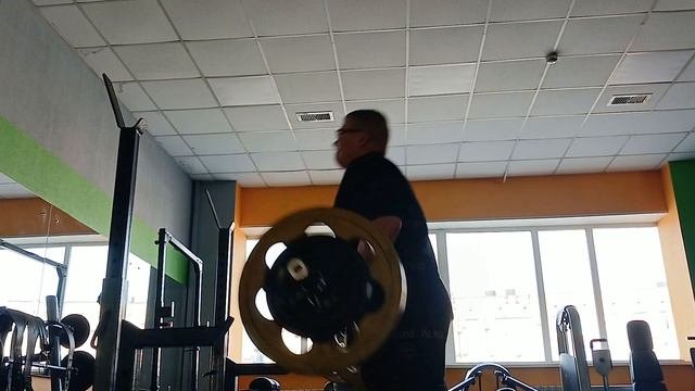 бицепс со штангой стоя с читингом 80кг
