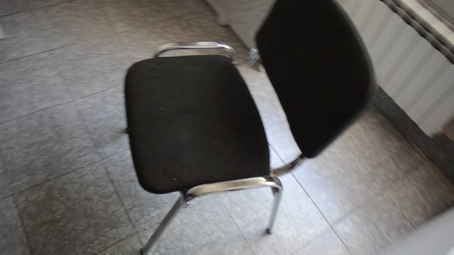 Стул хороший, крепкий