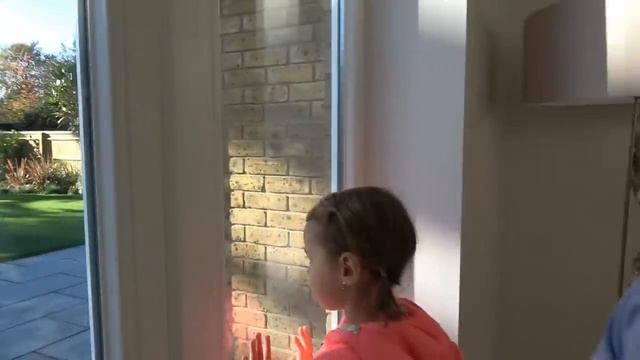 Мисс Кэйти и Мистер Макс (Miss Katy) Katy and her secret room in London