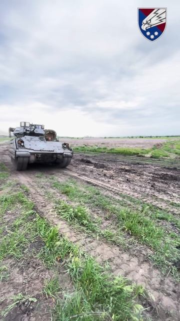 Десятое украинские подразделение получило на вооружение американские БМП M2A2 Bradley ODS-SA - и...