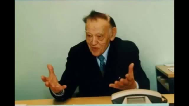 Жуткая традиция - угощать друзей ядом.