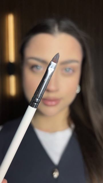 использовала👇🏼
хайлайтер fenomen beauty 
кремовые тени shik
карандаш каял shik
тушь luxvisage