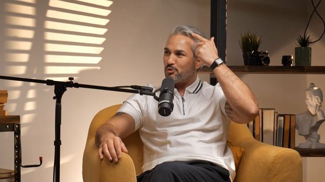 Подкаст «Косметология VS пластическая хирургия: как правильно продлить молодость?»