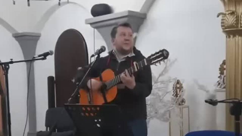 Геннадий Жданов с песней"Любите девушки..."