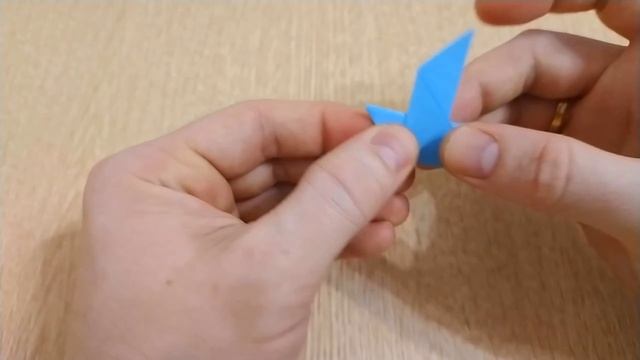 Как сделать из бумаги птицу. Бумажный голубь