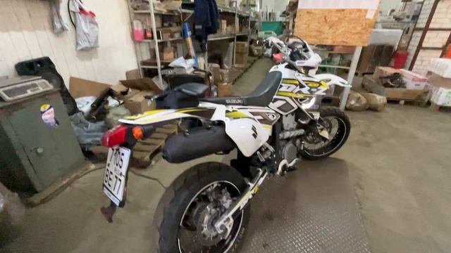 Вес мотоцикла SUZUKI DR-Z 400 sm
