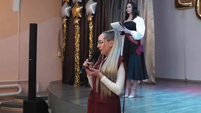 Яркий финал школьной истории: Последний звонок в школе 36 Златоуста