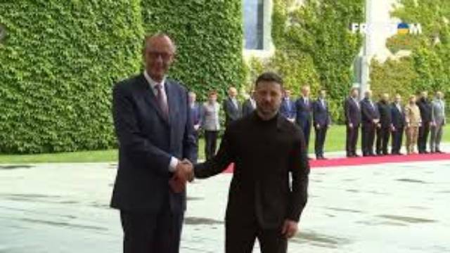 Зеленский прибыл в Берлин для встречи с канцлером Фридрихом Мерцом