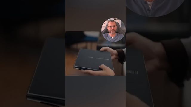 Ноутбук будущего с гибким экраном от Huawei
