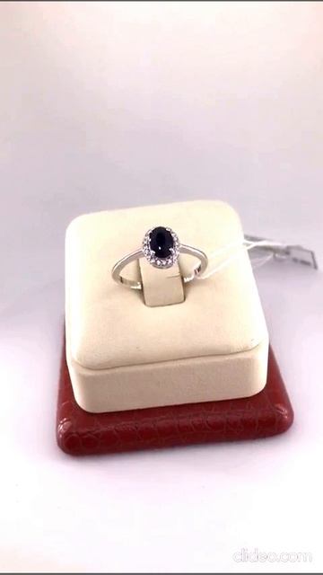 Кольцо из серебра. Сапфир и циркон