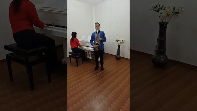 "Рідна мати моя" П.І Майборода:Тінін Назар(4-йклас)саксо