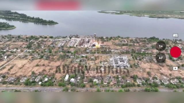 📍Правый берег  Наши разведчики отрабатывают по свиньям, затаившимся в прибрежной зоне Днепра  @D...