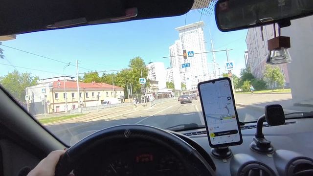 Работа в лужах в Яндекс доставка/ курьер отвёз заказ на самокате