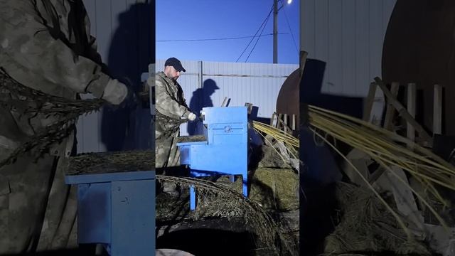 окорочный станок,  станок для очистки лозы, окорочный ?