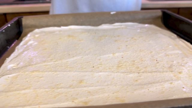 Нежный и воздушный десерт. Меренговый рулет, который в