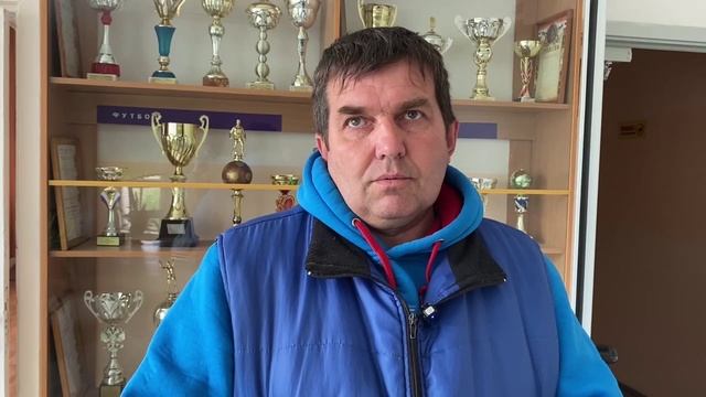 Юрий Дивинец о ремонте полов на стадионе "Шахтер" в Назарово