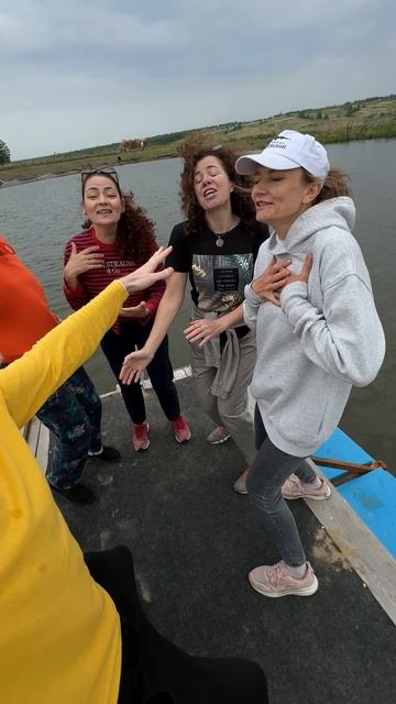 А потом они прыгнули в воду 🙈