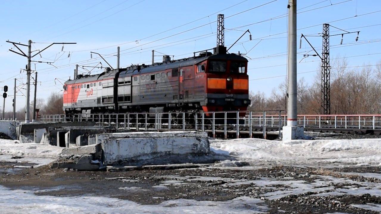 Тепловоз 2ТЭ10М-3387. Резервом с приветливой бригадой.