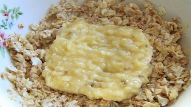 Оладьи из овсяных хлопьев и банана