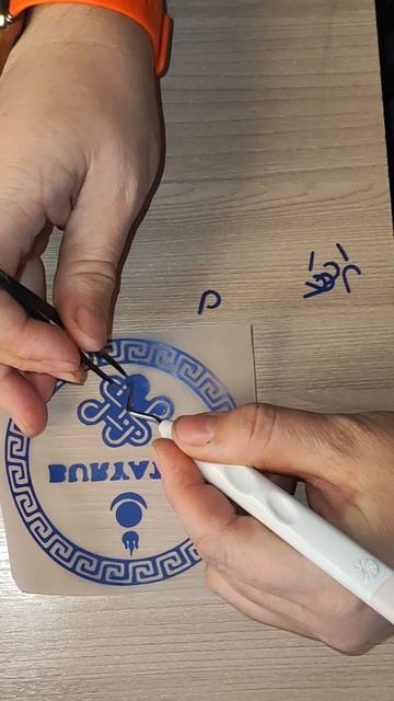 Изготавливаю термо наклейки на одежду.