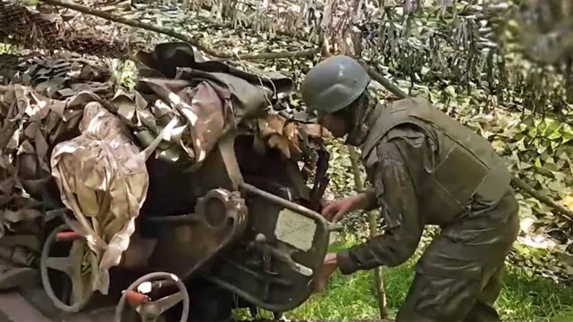 Артиллеристы орудия Д-30 уничтожили расчет беспилотников ВСУ в Запорожской области