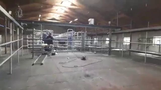 Автоматический подгонщик коров / Производство и устан