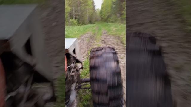 Болотоход по лесу после дождя #болотоход #бездорожье