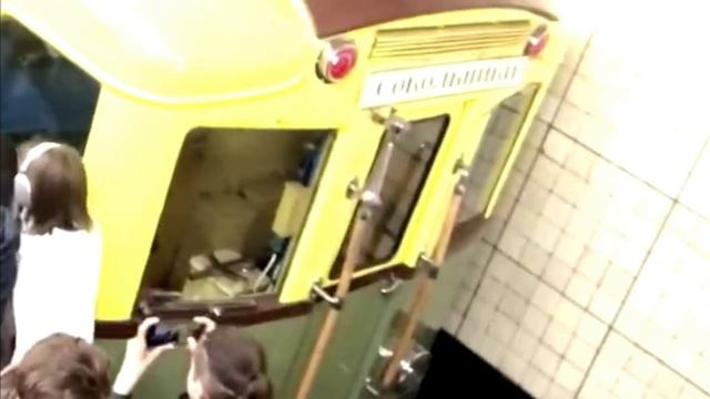 Метро Сокольники, встреча ретро поезда
