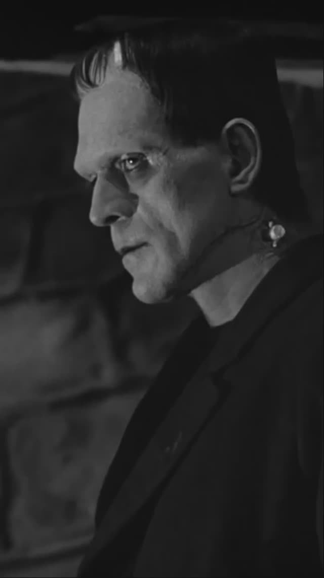 Создание живого существа из частей #фильм #фильмы #кино #мистика #film