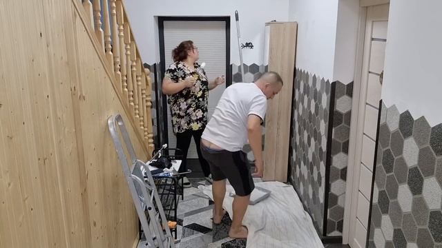 Делаем миниремонт на первом этаже/супер классная комн