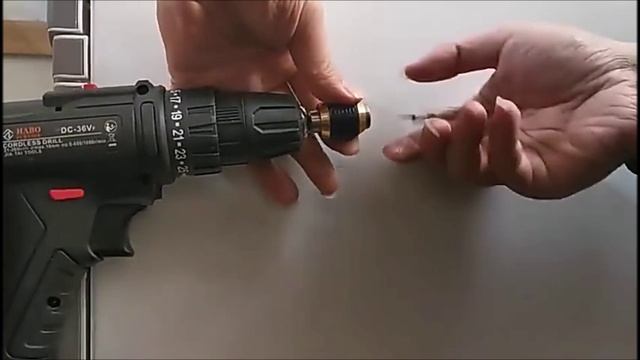 Быстросменный держатель бит.