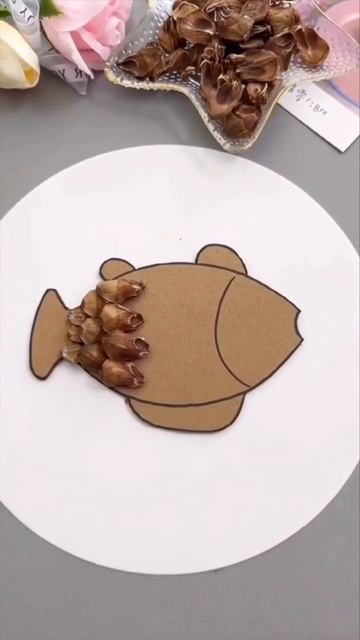 Классные рыбки из шишек
