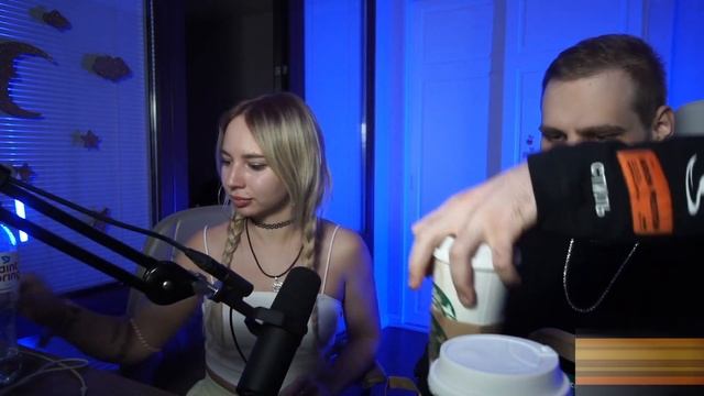 Пролил на X@I горячий кофе