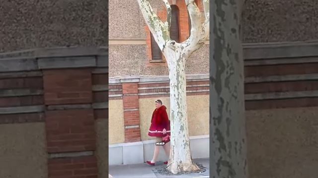 Первый шок - это она. Второй - ей 20 лет🤦🏻♀️
