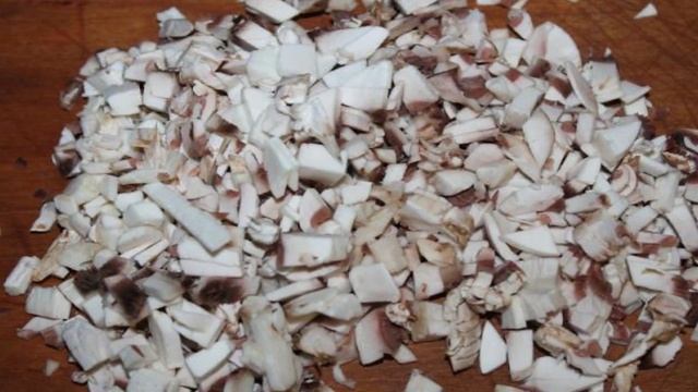 Котлеты из свинины фаршированные грибами и плавленым сыром