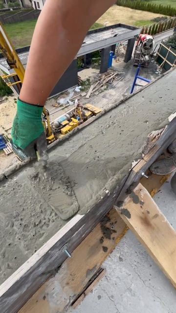 Заглаживаем  парапет #shorts #стройка #baustelle #парапет #russlanddeutsche