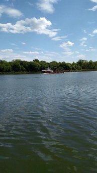 БУКСИР В СУДОХОДНОМ КАНАЛЕ