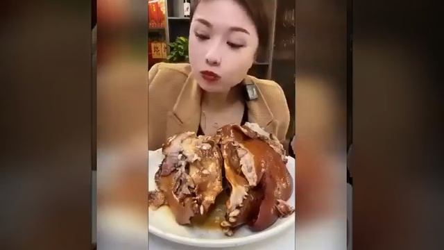 Когда их уже жизнь научит дрянь не есть или делать это как-то не на всеобщее обозрение